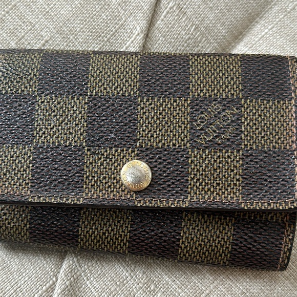 LV damier ebene 6 key holder - Picture 2 of 6
